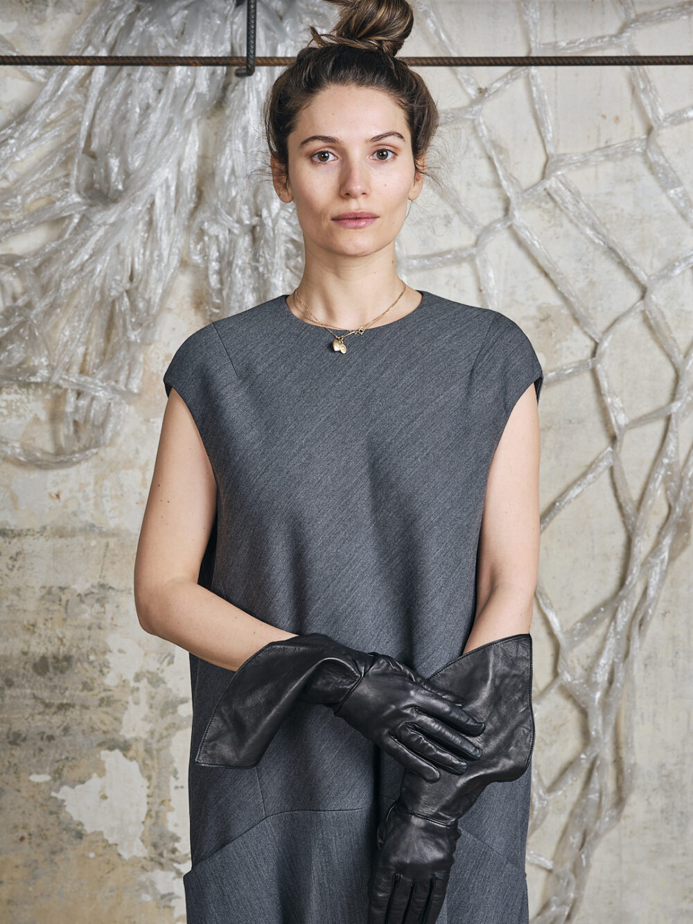 Balenciaga Kleid asymmetrisch mit aufgesetzten Taschen – Bild 5