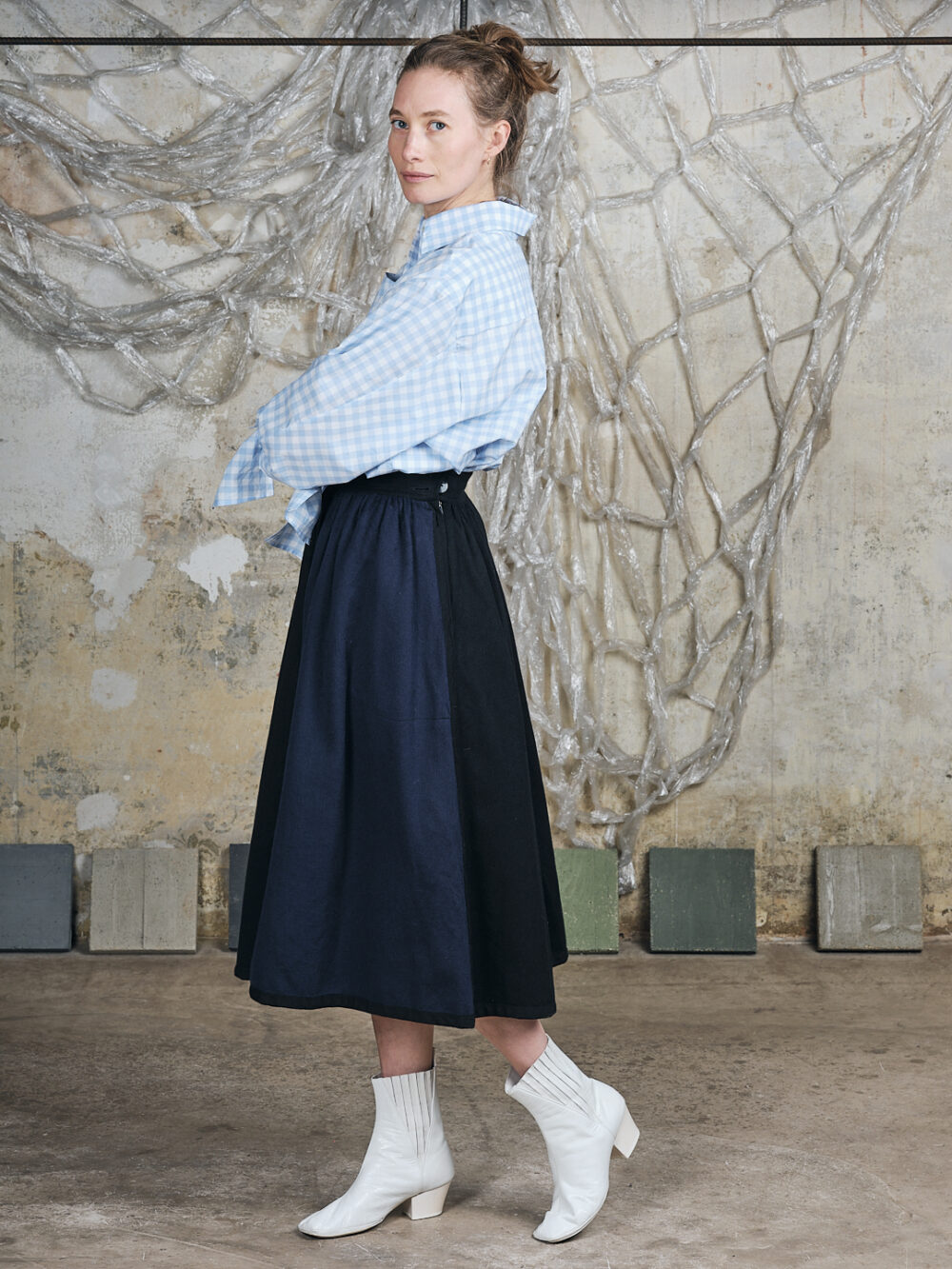 Yves Saint Laurent Teller-Rock in blau-schwarzen Streifen – Bild 2